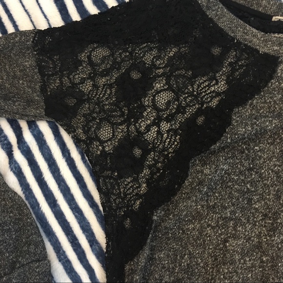 🦩 Loose Fit Sweater w/ Lace Detail - Picture 3 of 3